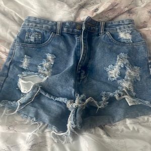 Cute riped  jean shorts